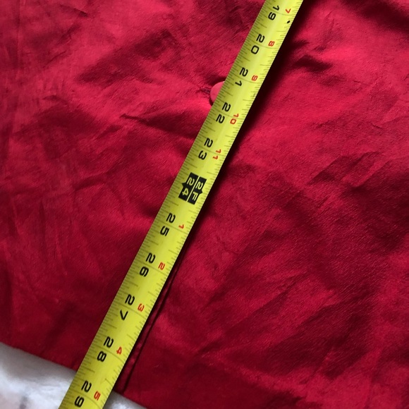 Tabi Red Silk lounge jacket - Picture 5 of 10